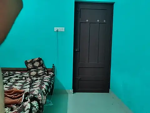 Sultryandrews online show from 12-18-25, 04:11