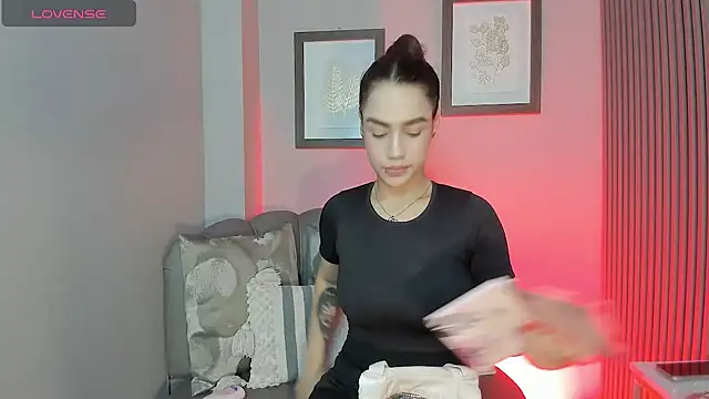 emily roberts1 online show from 09-30-25, 01:06