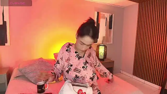 emily roberts1 online show from 10-03-25, 01:01