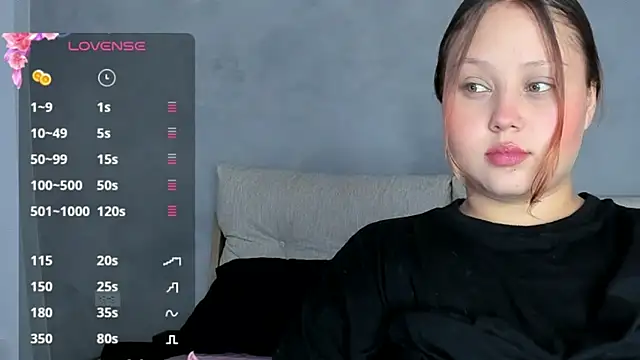 YuliCardona  online show from 06-10-26, 05:03