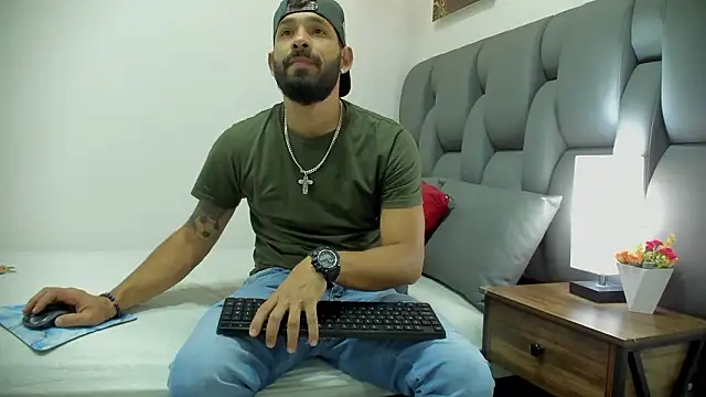 Thiagogomez online show from 03-04-26, 07:21