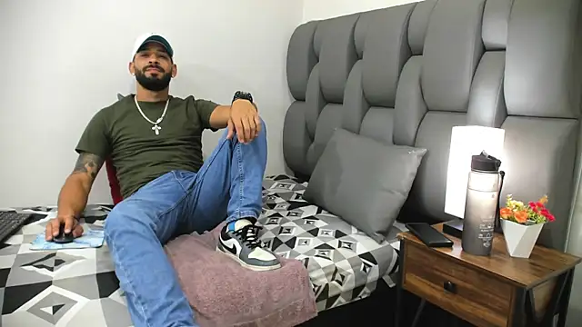 Thiagogomez online show from 03-19-26, 07:14