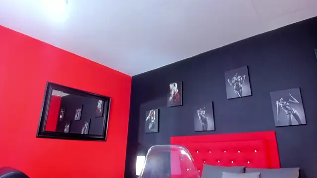 Snapshot of Thiagogomez chatting on 10-14-25, 12:28 Thiagogomez online show from 10-14-25, 12:28