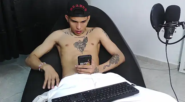 hot king20 online show from 02-26-25, 07:45