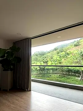 Helenbronwx online show from 09-14-25, 03:23