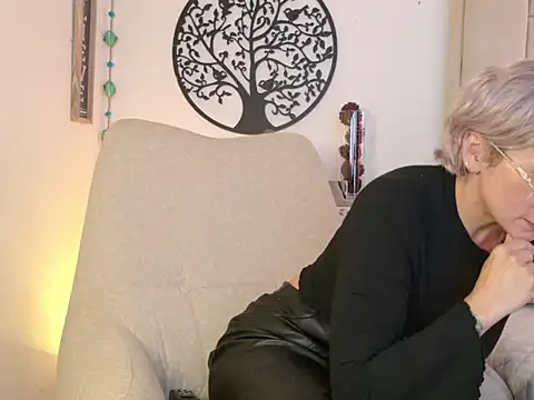 ssamanthaxmami online show from 04-06-26, 05:25