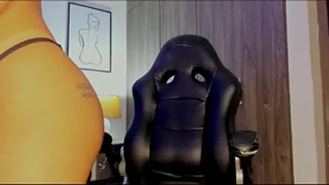 HollyEvanz online show from 11-29-25, 04:45