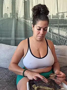 Bigbuttbrooklynn online show from 04-08-26, 06:42