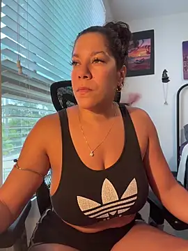 Snapshot of Bigbuttbrooklynn chatting on 05-02-26, 02:44 Bigbuttbrooklynn online show from 05-02-26, 02:44