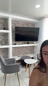 Snapshot of andre_queen09 chatting on 08-04-26, 04:33 andre queen09 online show from 08-04-26, 04:33