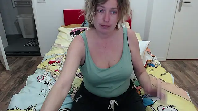 Snapshot of cumfun chatting on 02-26-26, 09:48 cumfun online show from 02-26-26, 09:48