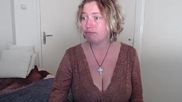 Snapshot of cumfun chatting on 02-06-26, 08:43 cumfun online show from 02-06-26, 08:43