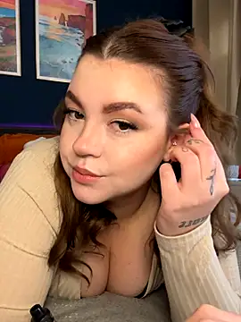 VictoriaLaFleur online show from 11-17-25, 01:37