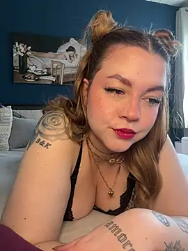 Snapshot of VictoriaLaFleur chatting on 02-07-25, 01:43 VictoriaLaFleur online show from 02-07-25, 01:43