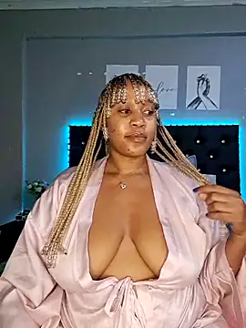 Snapshot of Toya_P chatting on 03-18-25, 11:53 Toya P online show from 03-18-25, 11:53