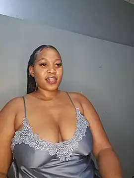 Snapshot of Toya_P chatting on 10-08-25, 07:36 Toya P online show from 10-08-25, 07:36