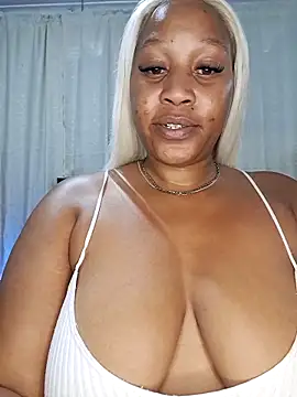 Snapshot of Toya_P chatting on 05-25-26, 07:40 Toya P online show from 05-25-26, 07:40
