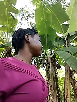 Snapshot of booty_big chatting on 10-10-25, 09:54 booty big online show from 10-10-25, 09:54