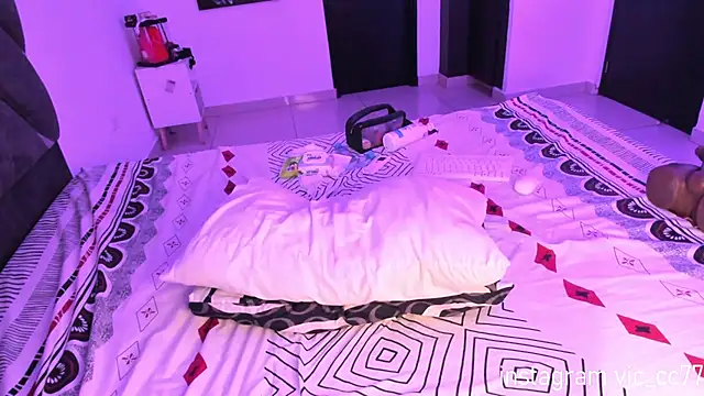 victoriamoon1 online show from 03-27-26, 09:32