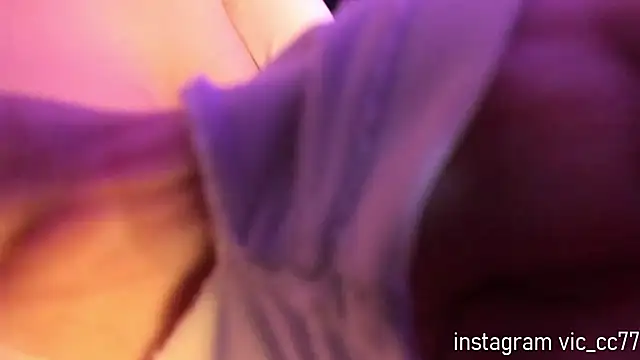 Snapshot of victoriamoon1 chatting on 02-05-26, 05:36 victoriamoon1 online show from 02-05-26, 05:36