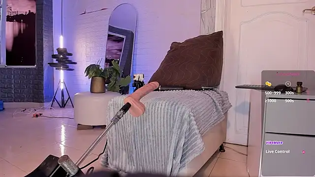 Snapshot of JUANDIAMONDS98 chatting on 07-08-26, 01:56 JUANDIAMONDS98 online show from 07-08-26, 01:56