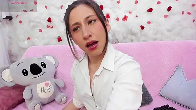 SkarletJhonson  online show from 04-08-26, 12:45