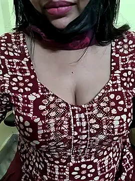 Snapshot of lovely_zara chatting on 01-02-25, 06:01 lovely zara online show from 01-02-25, 06:01