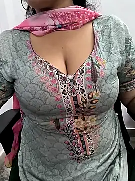 Snapshot of lovely_zara chatting on 09-20-25, 12:21 lovely zara online show from 09-20-25, 12:21