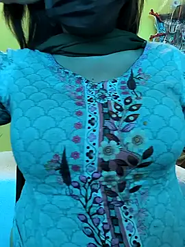 Snapshot of lovely_zara chatting on 02-04-25, 08:02 lovely zara online show from 02-04-25, 08:02