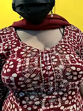 Snapshot of lovely_zara chatting on 01-02-25, 06:07 lovely zara online show from 01-02-25, 06:07