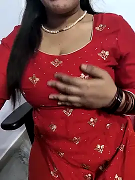 Snapshot of lovely_zara chatting on 03-10-25, 05:29 lovely zara online show from 03-10-25, 05:29