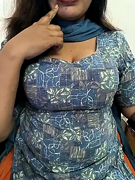 Snapshot of lovely_zara chatting on 10-01-25, 06:56 lovely zara online show from 10-01-25, 06:56