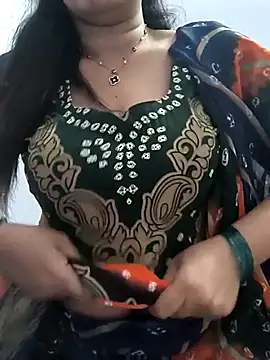 Snapshot of lovely_zara chatting on 03-21-25, 08:18 lovely zara online show from 03-21-25, 08:18