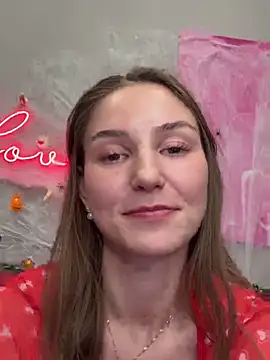 Snapshot of Inna_Lovely chatting on 10-21-25, 04:01 Inna Lovely online show from 10-21-25, 04:01