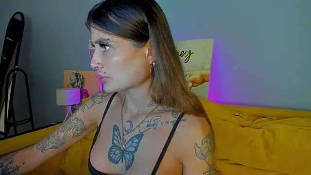 Patricia Cox online show from 02-25-26, 06:41