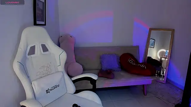 sweet pink  online show from 04-18-26, 01:02