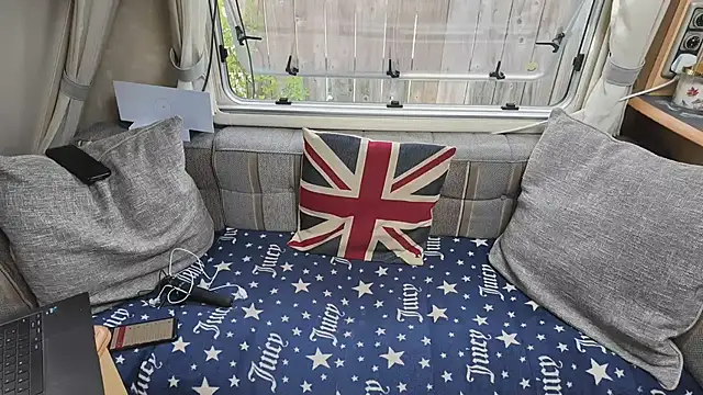 British  Rosie online show from 07-10-26, 08:25