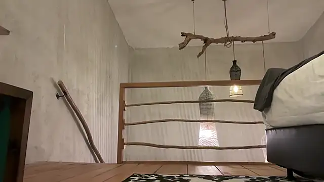 Snapshot of _liatris_ chatting on 02-01-25, 02:13  liatris  online show from 02-01-25, 02:13