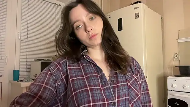 Snapshot of _liatris_ chatting on 09-18-25, 04:21  liatris  online show from 09-18-25, 04:21