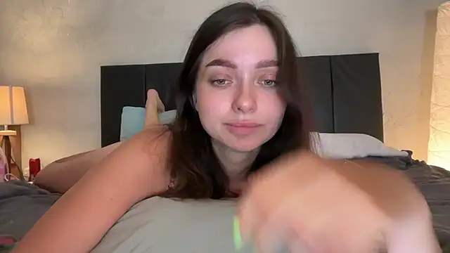 Snapshot of _liatris_ chatting on 03-17-25, 04:22  liatris  online show from 03-17-25, 04:22