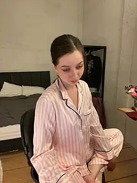 Snapshot of _liatris_ chatting on 03-12-25, 11:43  liatris  online show from 03-12-25, 11:43