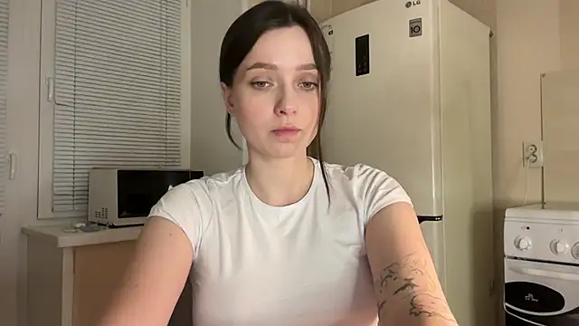 Snapshot of _liatris_ chatting on 09-28-25, 02:57  liatris  online show from 09-28-25, 02:57