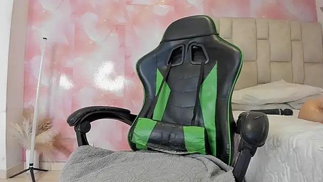 aida rose  online show from 11-21-25, 05:34