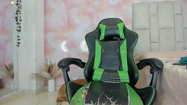 aida rose  online show from 03-19-25, 09:05