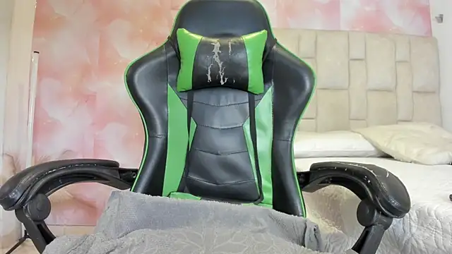 aida rose  online show from 04-13-26, 08:57