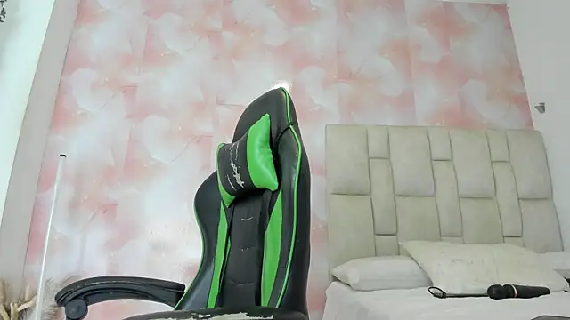 aida rose  online show from 04-05-26, 12:39