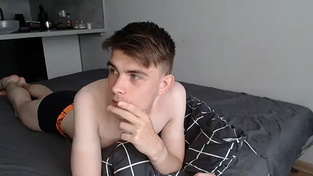 Snapshot of Student_Oliver chatting on 07-10-26, 02:06 Student Oliver online show from 07-10-26, 02:06