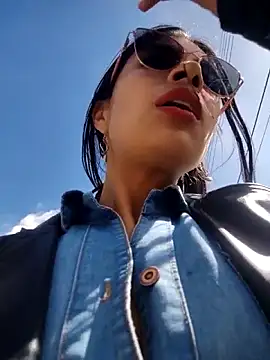 Astrid-- online show from 05-20-26, 07:11
