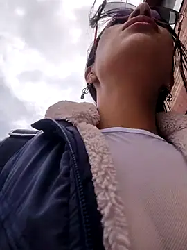 Astrid-- online show from 05-12-26, 03:07