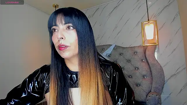 Snapshot of Alice_Laurentt chatting on 07-24-26, 04:52 Alice Laurentt online show from 07-24-26, 04:52